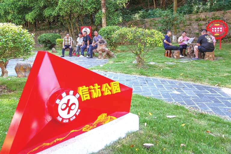 3d4d3eb0b534f12dbd4ac3149e2a784f_hyrbs1023004_001_03_s.jpg